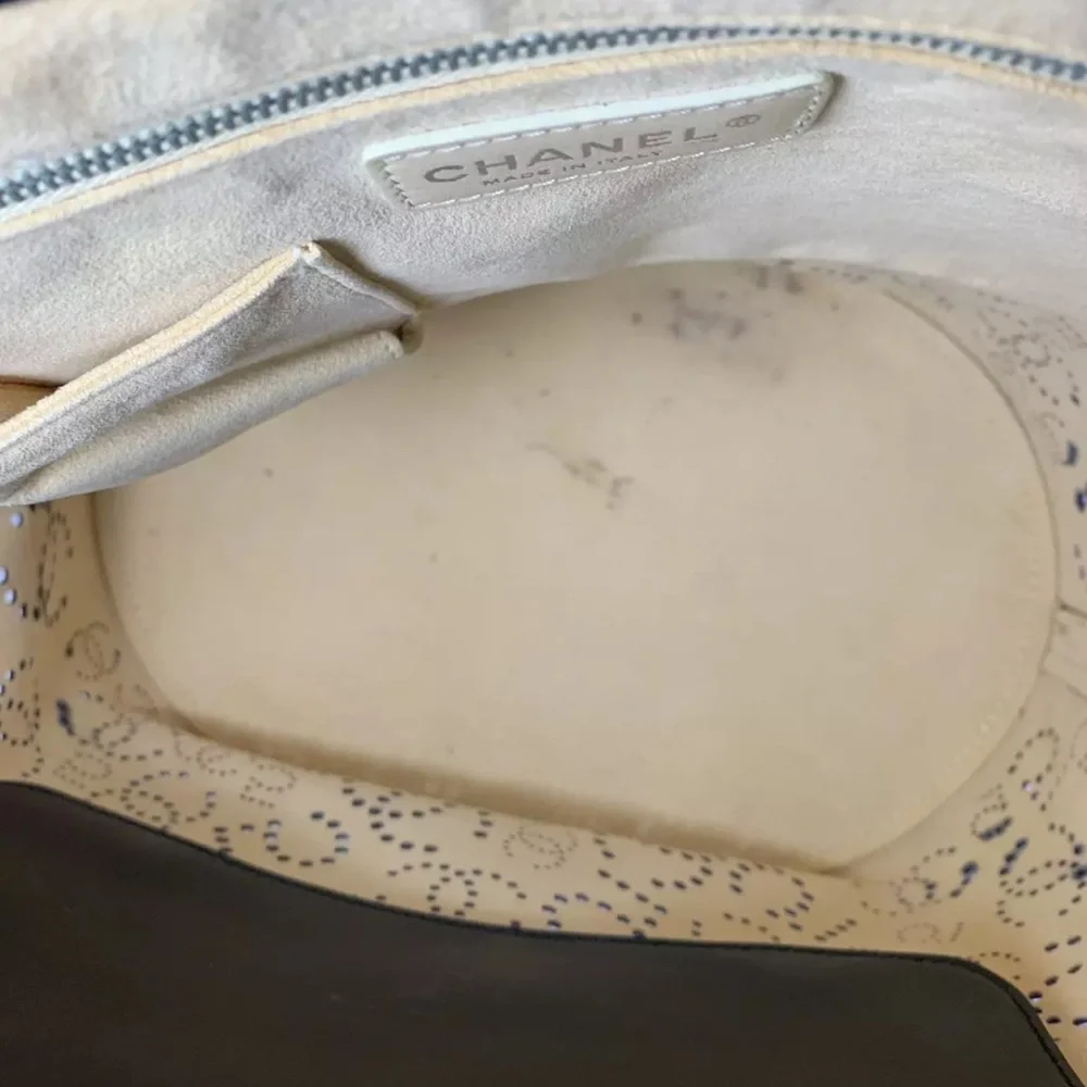 Retail $5000 Chanel tote leather bag authentic rare - Picture 4 of 17